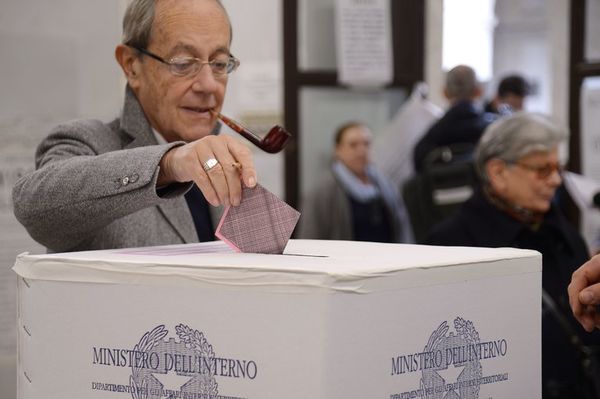 Αποτέλεσμα εικόνας για Για δεύτερο δημοψήφισμα πάει η Ιταλία