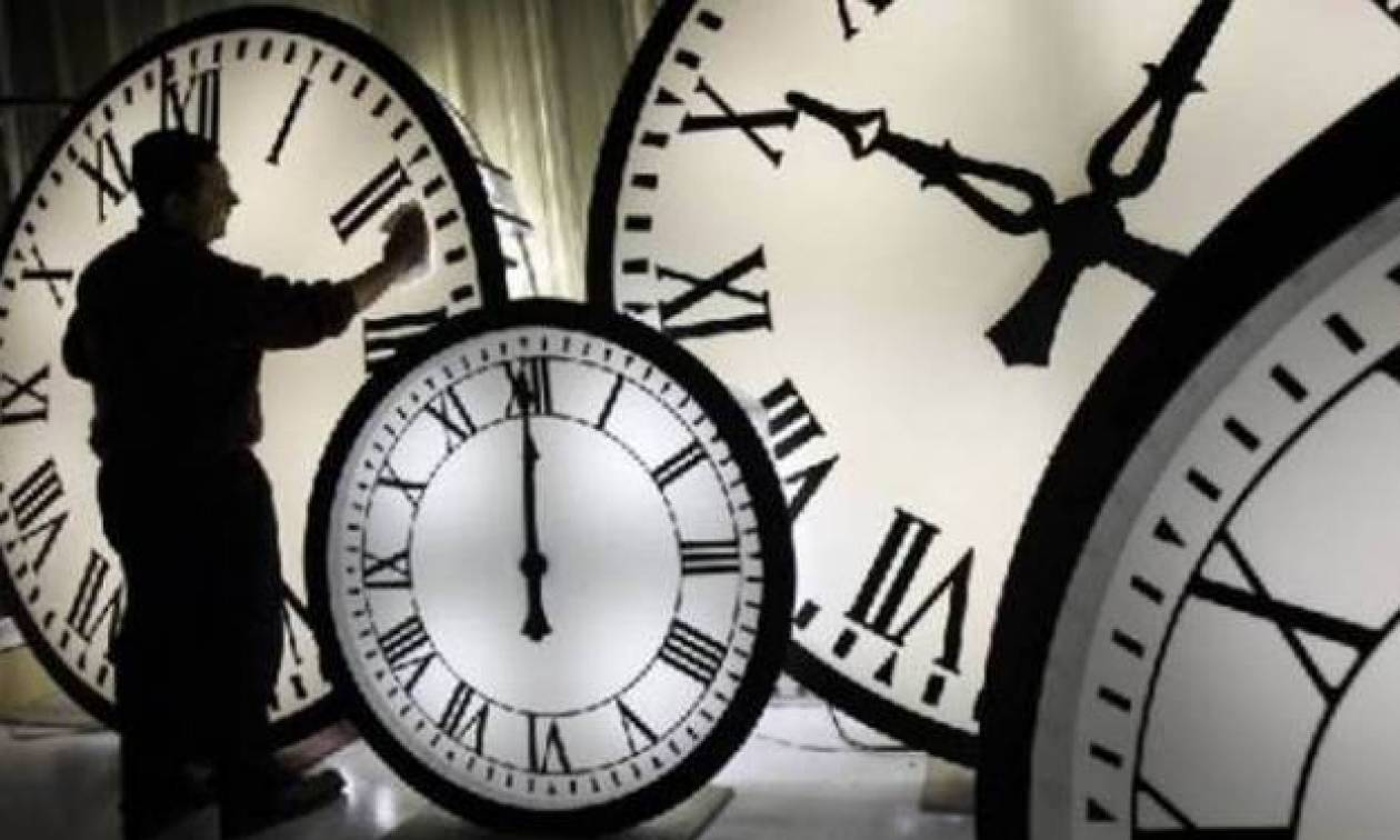 Χειμερινή ώρα 2015: Δείτε πότε γυρίζουμε τα ρολόγια μας μία ώρα πίσω