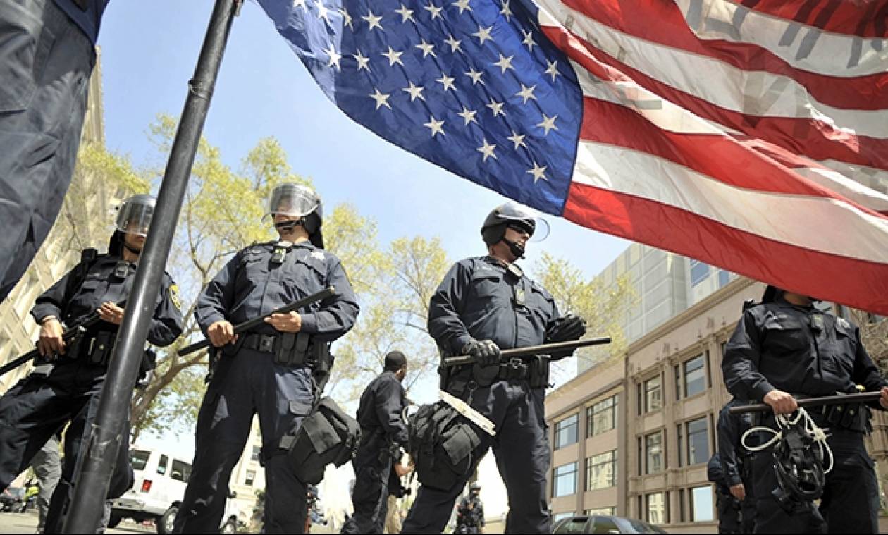 Οι αστυνομικοί στις ΗΠΑ σκότωσαν το 2015 σχεδόν 1.000 πολίτες!