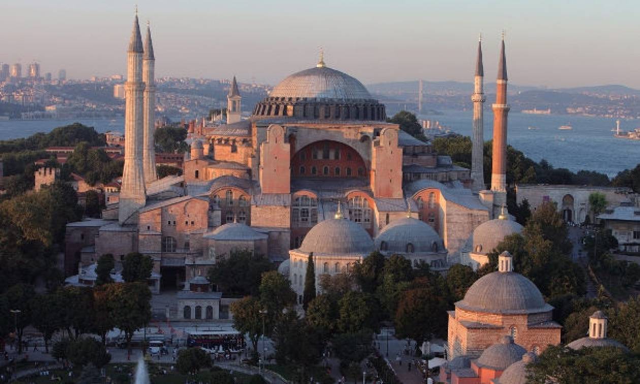 Σαν σήμερα το 532 μ.Χ. θεμελιώνεται ο ναός της Αγίας Σοφιάς στην Κωνσταντινούπολη