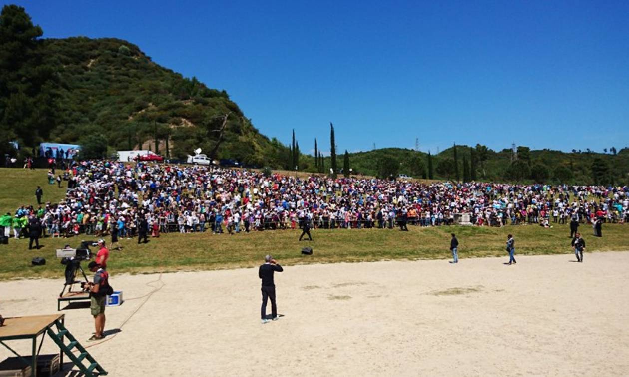 Ολυμπιακή φλόγα: Διοργάνωσαν την τελετή αφής και άφησαν χιλιάδες κόσμου χωρίς νερό!