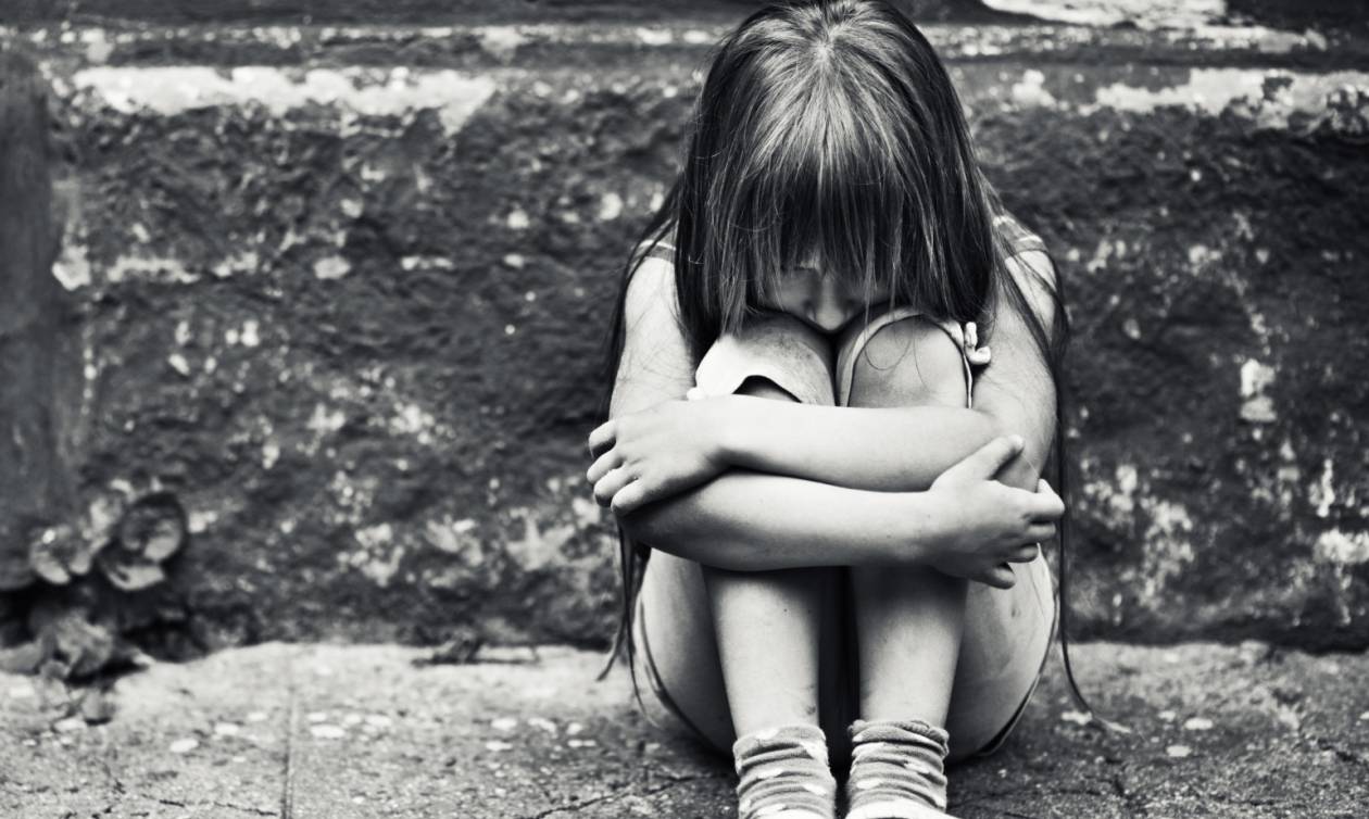 Πάτρα: Εντοπίστηκαν οι γονείς που εγκατέλειψαν τα τρια κοριτσάκια