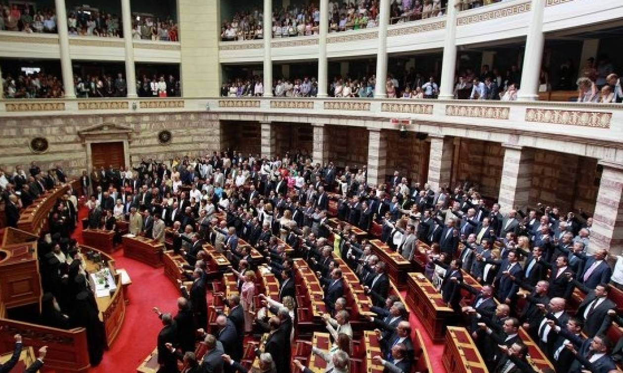 Парламент Греции одобрил введение новых мер экономии