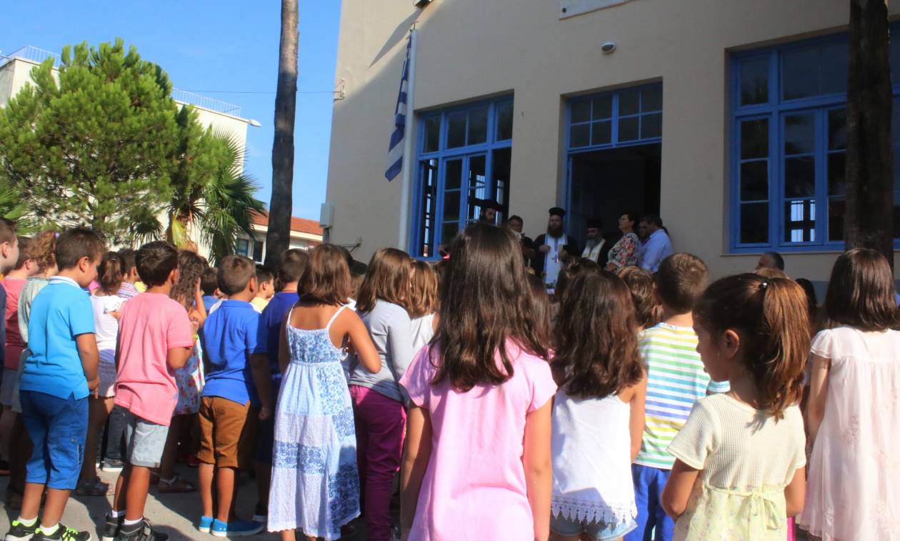 Ούτε ιερό ούτε όσιο: Προσπάθησαν για δεύτερη φορά να κόψουν την προσευχή από τα δημοτικά σχολεία