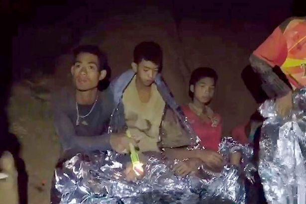 Rescuers set to take Thai footballers to safer place