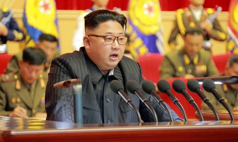Βόρεια Κορέα: «Eκτελέστηκε» o βορειοκορεάτης υπουργός Παιδείας για ασέβεια στον Κιμ Γιονγκ Ουν (Vid)