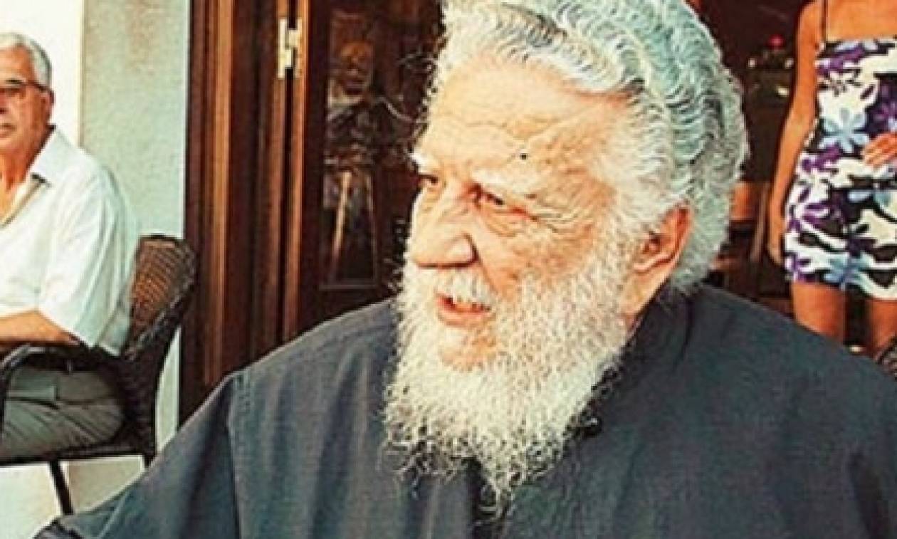 Πέθανε ο ιερέας που τέλεσε την κηδεία του Νίκου Καζαντζάκη παρά την απαγόρευση της Εκκλησίας
